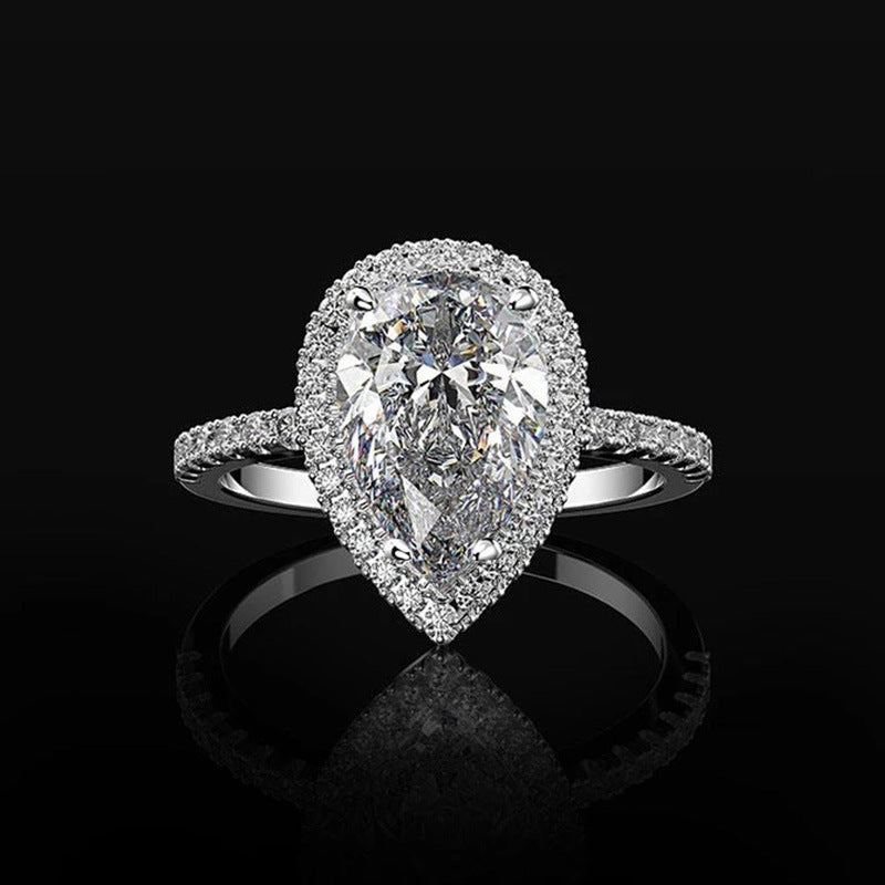 Zircon full?crown closed?band ring
